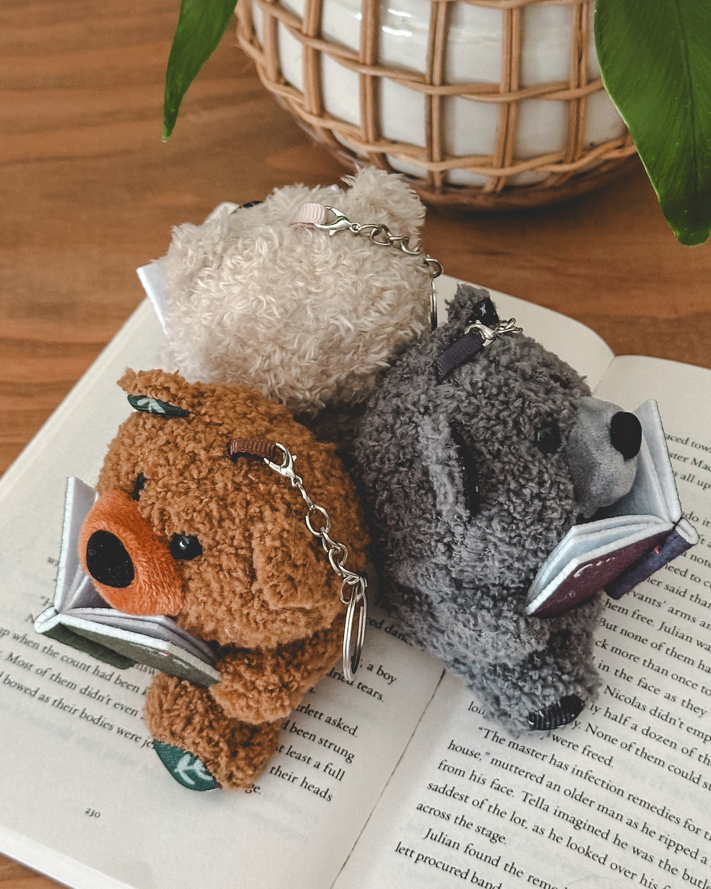 Plush Reading Bear Keychain - Brown/Green