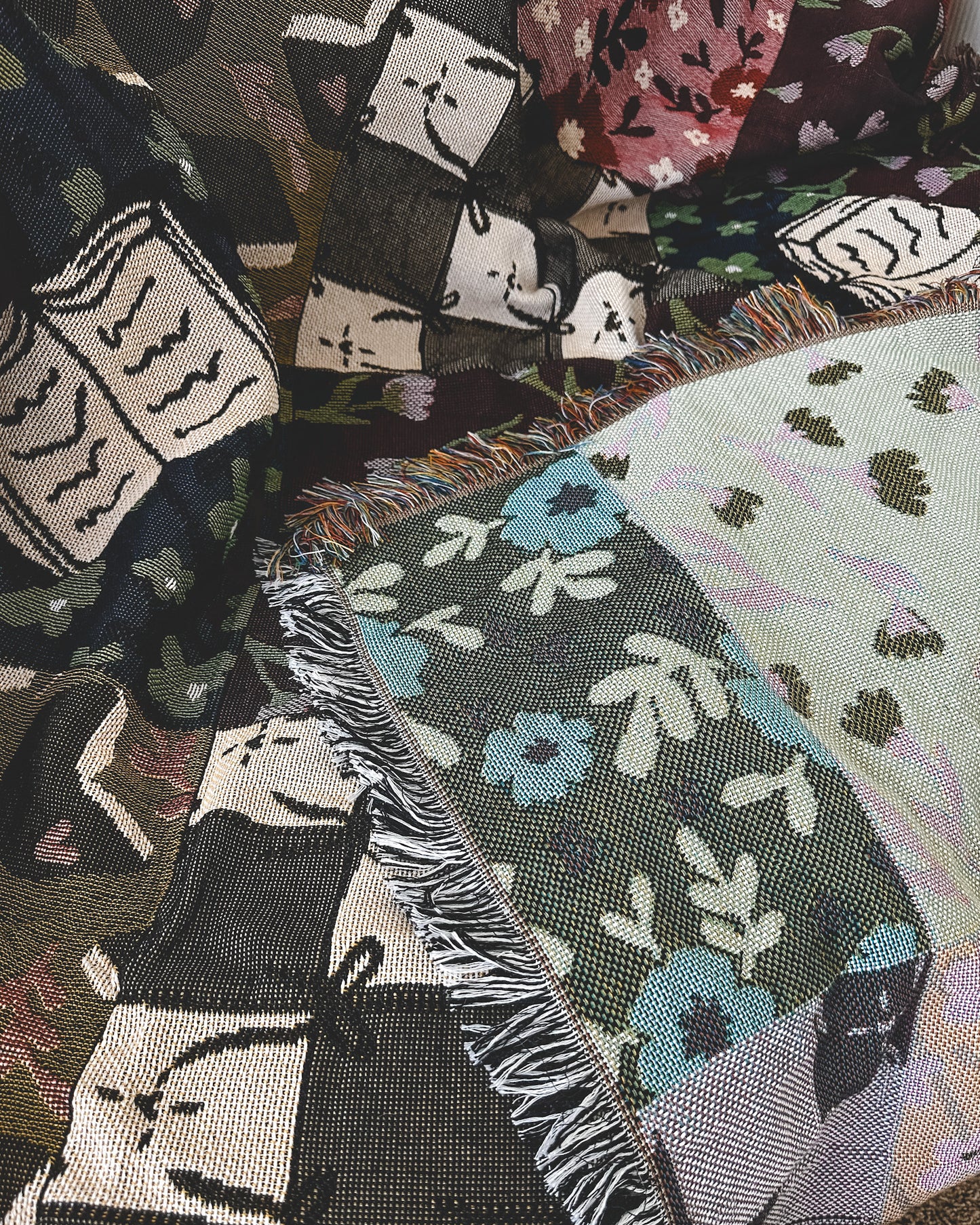 Bookish Pattern Woven Blanket