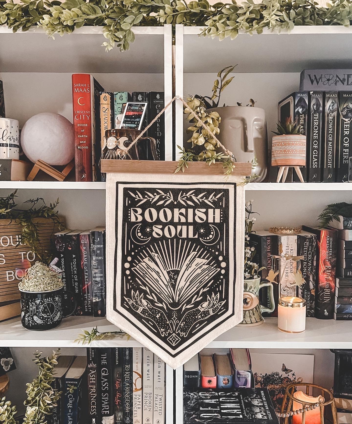 WALL DECOR