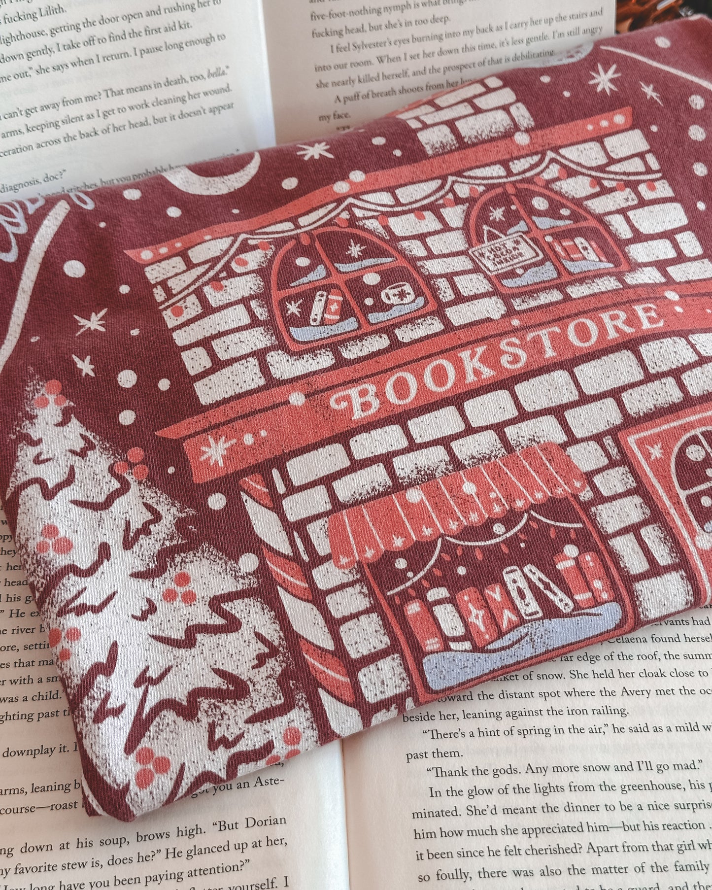 Cozy Readers Bookclub Winter Bookstore Tee - Brick