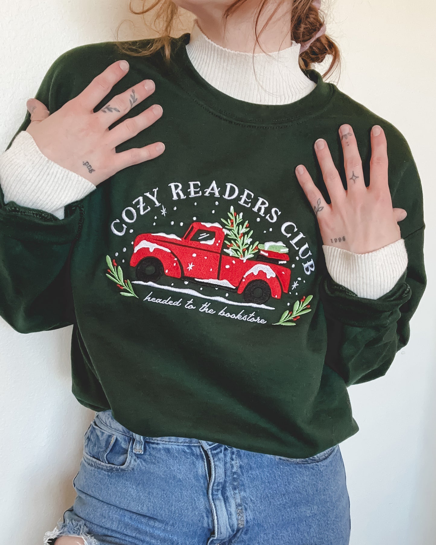 Cozy Readers Club Winter Embroidered Crewneck Sweatshirt - Forest Green