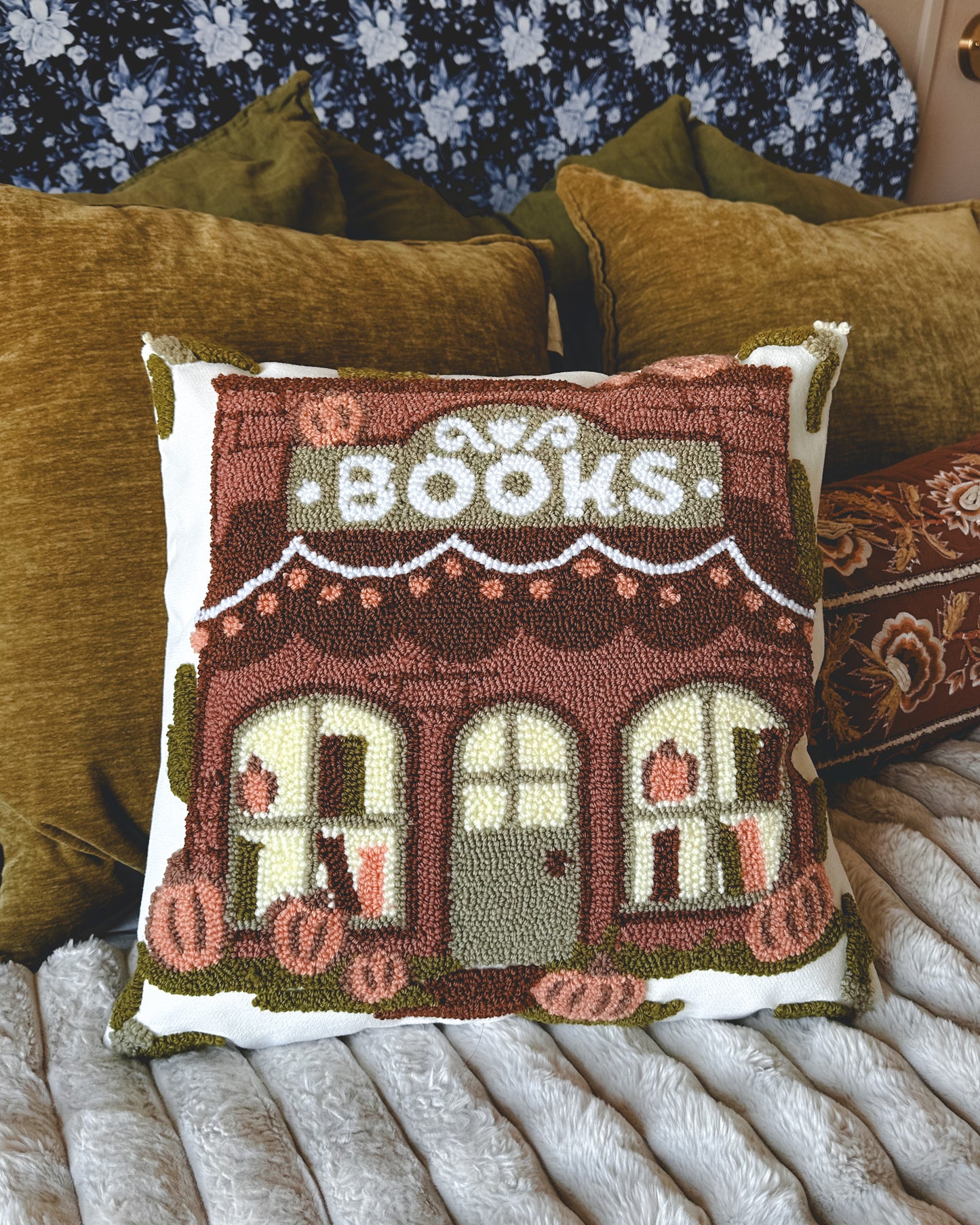 Seasonal Bookstore Pillow Cover *Fall/Winter Double-Sided*