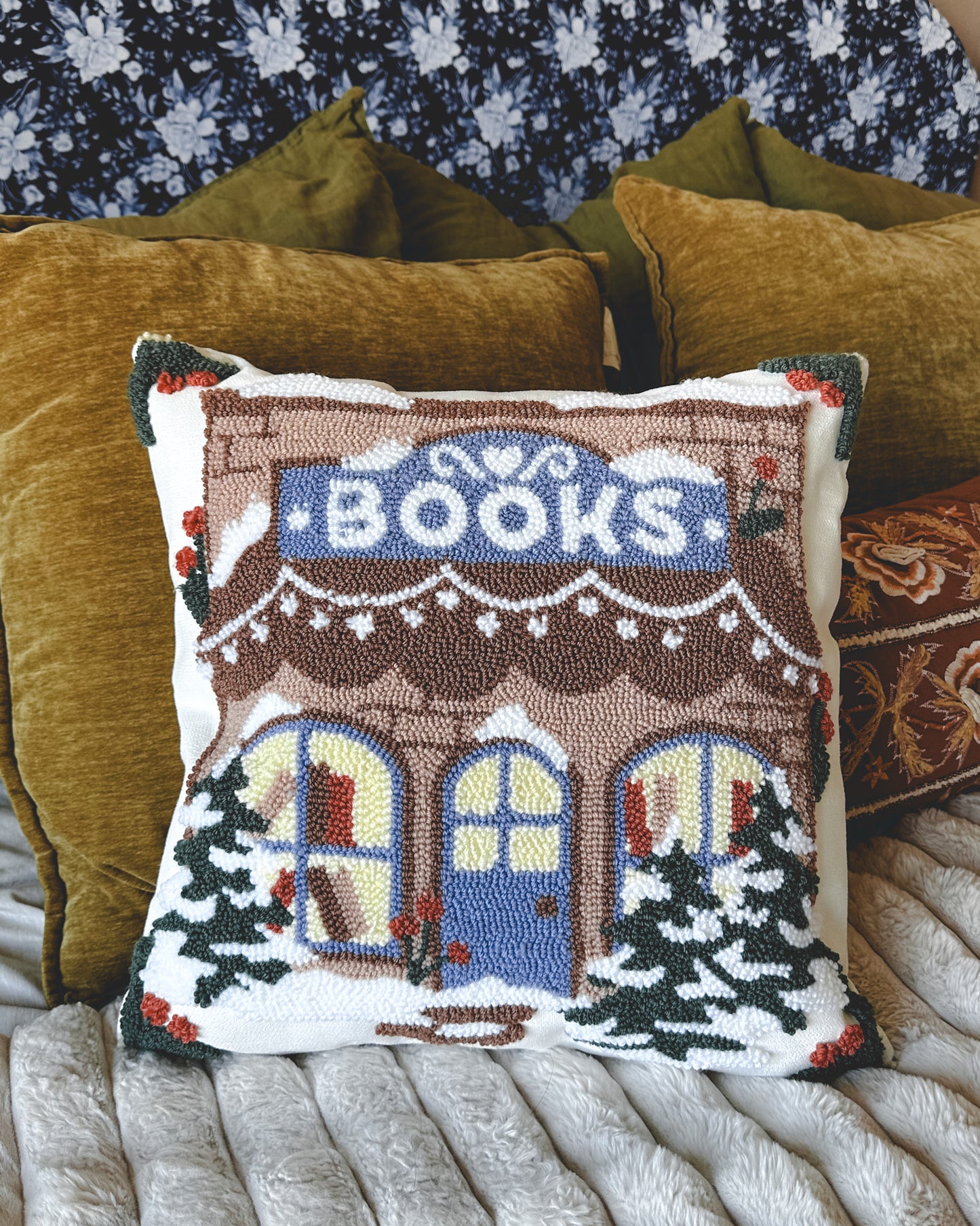 Seasonal Bookstore Pillow Cover *Fall/Winter Double-Sided*