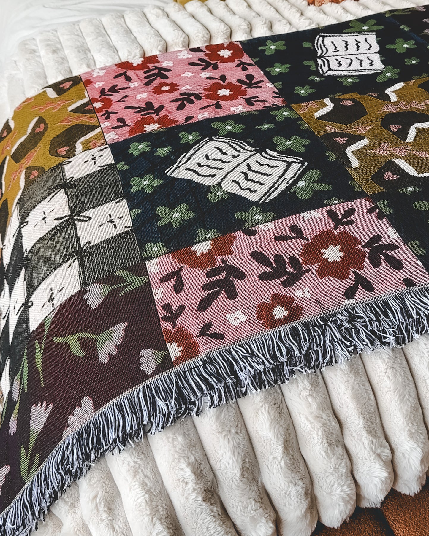 Bookish Pattern Woven Blanket