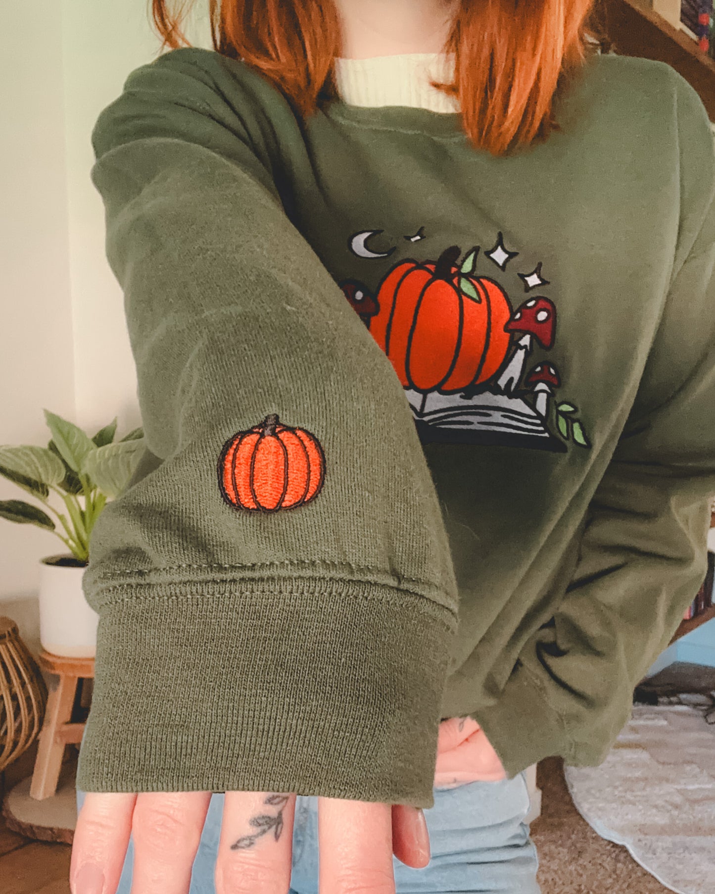 Pumpkin Embroidered Crewneck Sweatshirt - Green (GILDAN BRAND)