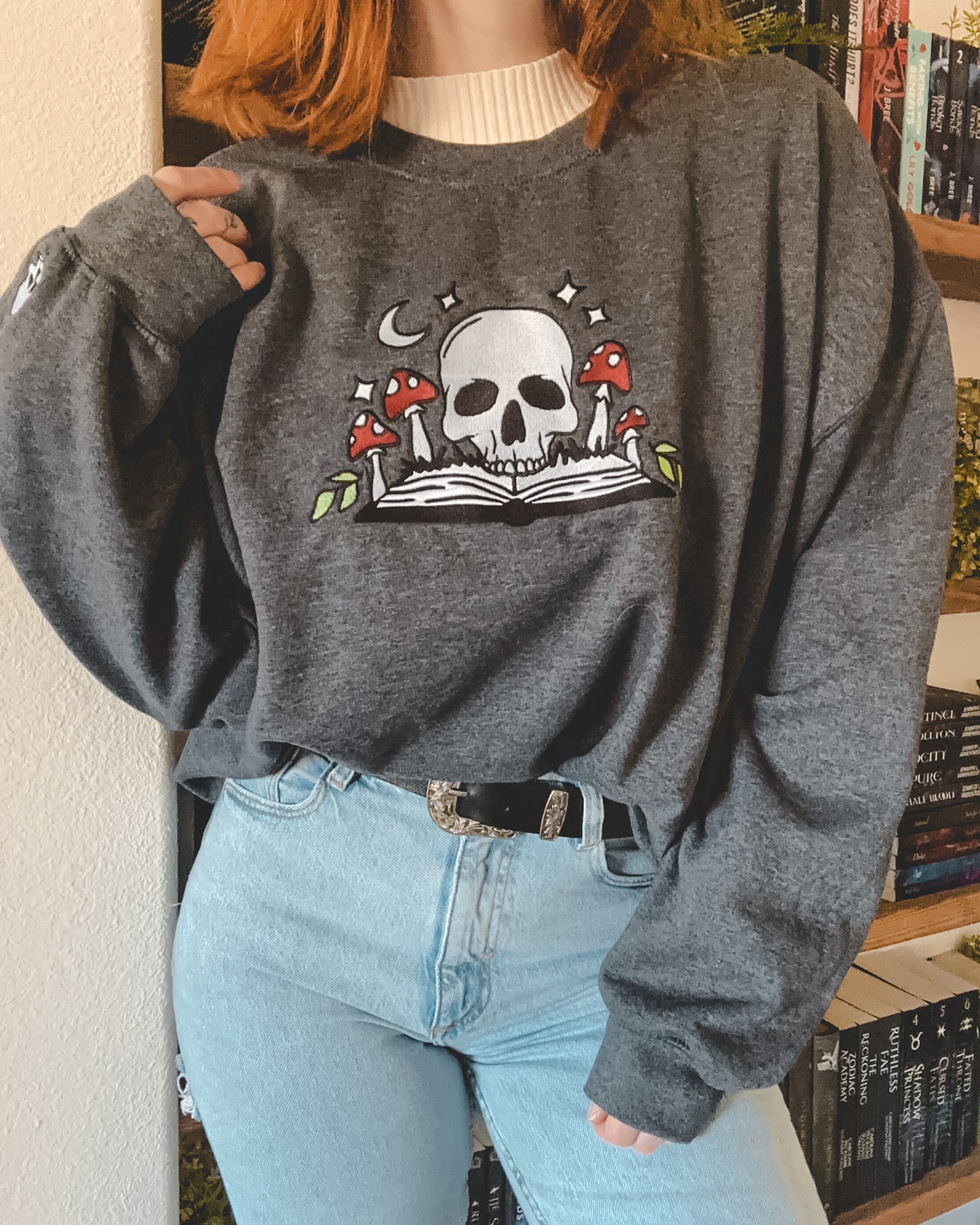 Skull Embroidered Crewneck Sweatshirt - Heather Dark Grey (GILDAN BRAND)